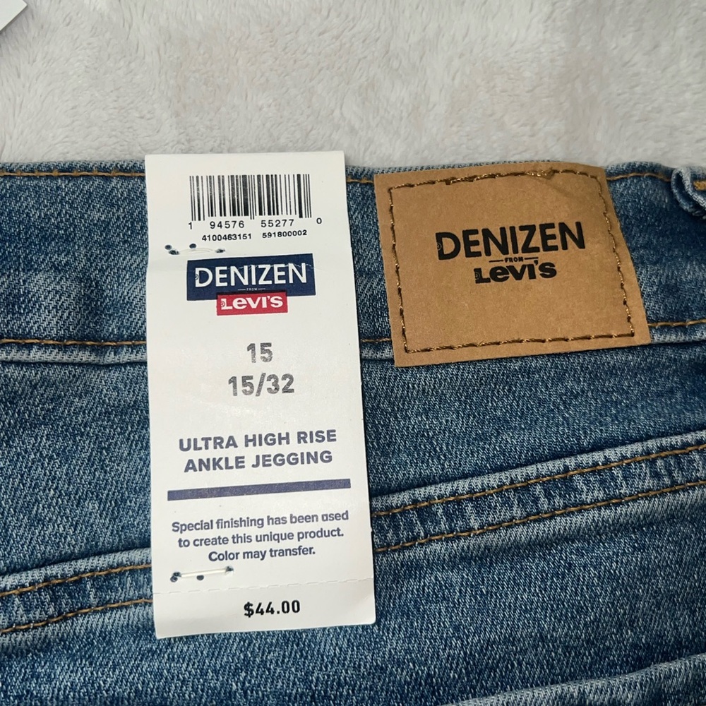 Levi’s jeans. Brand new. Size 15
